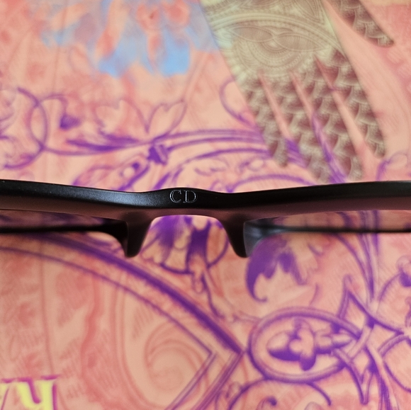 Christian DIOR Izon Sunglasses - Picture 6 of 8